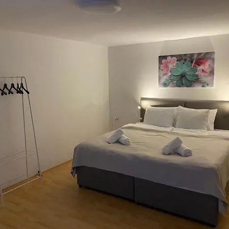 Fia House شقة *